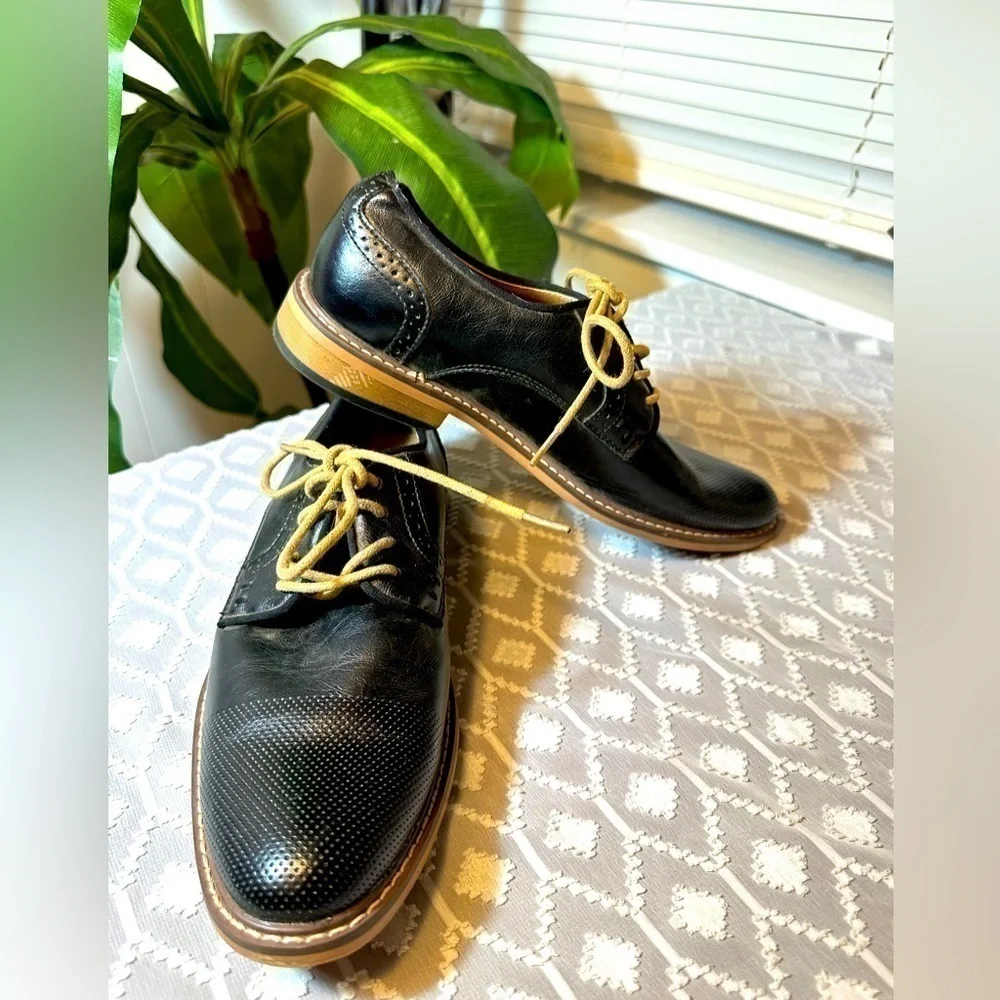 Madden Black Lace Up Oxfords Men’s Size 7M